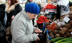 Каким категориям граждан положены продуктовые карточки